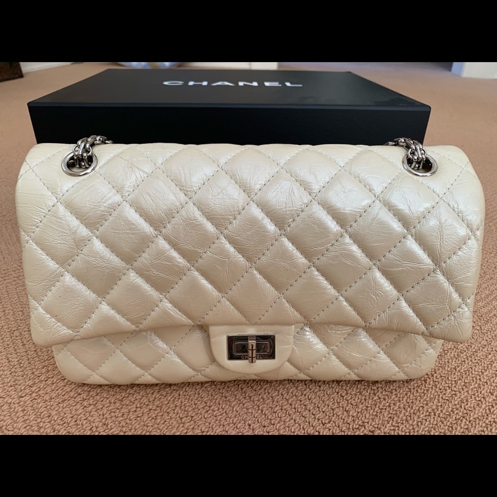 Very Rare Chanel Pearl White Trunk show bag!!